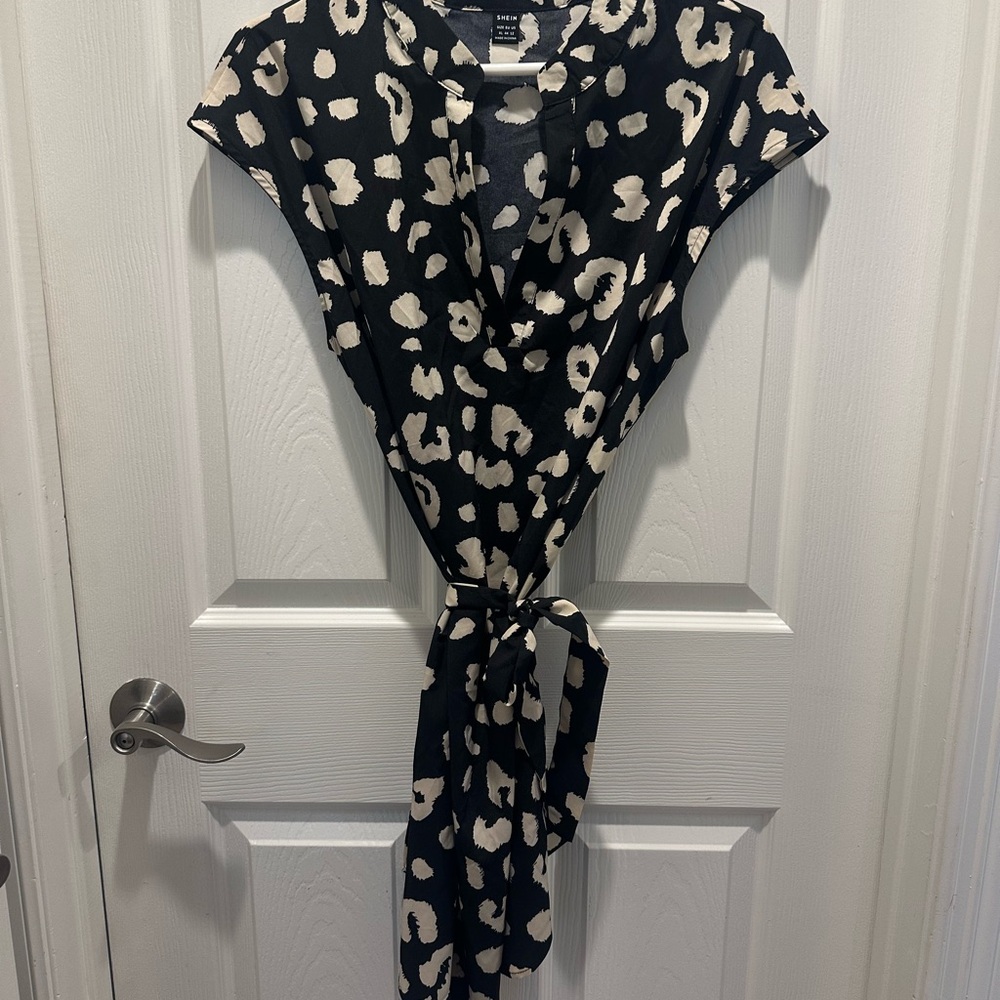 SHEIN Black and Cream Patterned Dress